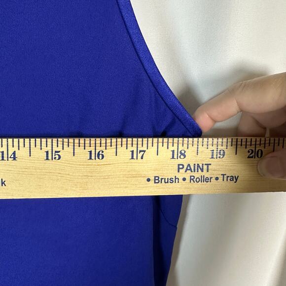 St. John‎ Liquid Satin Sleeveless Shell Tank Blue S Quiet Luxury Minimalist Chic - Picture 8 of 9